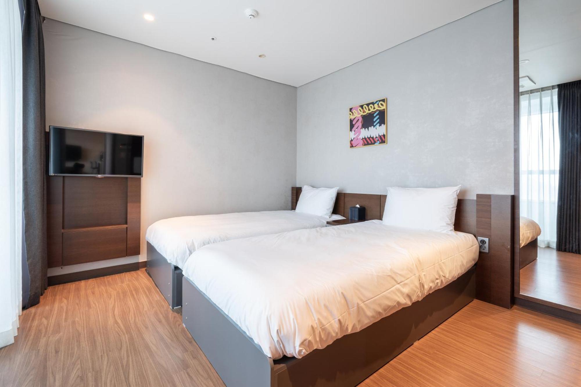 בוסאן Urbanstay Haeundae Station מראה חיצוני תמונה