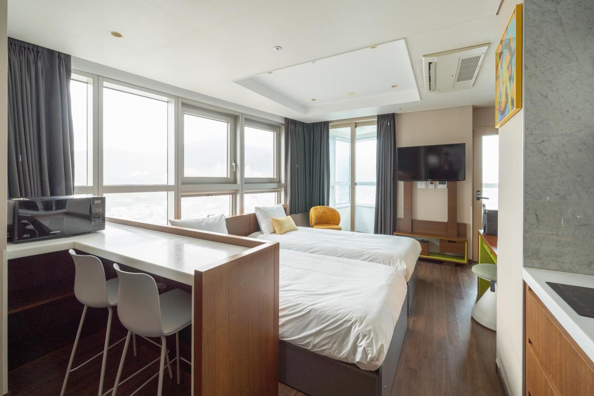 בוסאן Urbanstay Haeundae Station מראה חיצוני תמונה