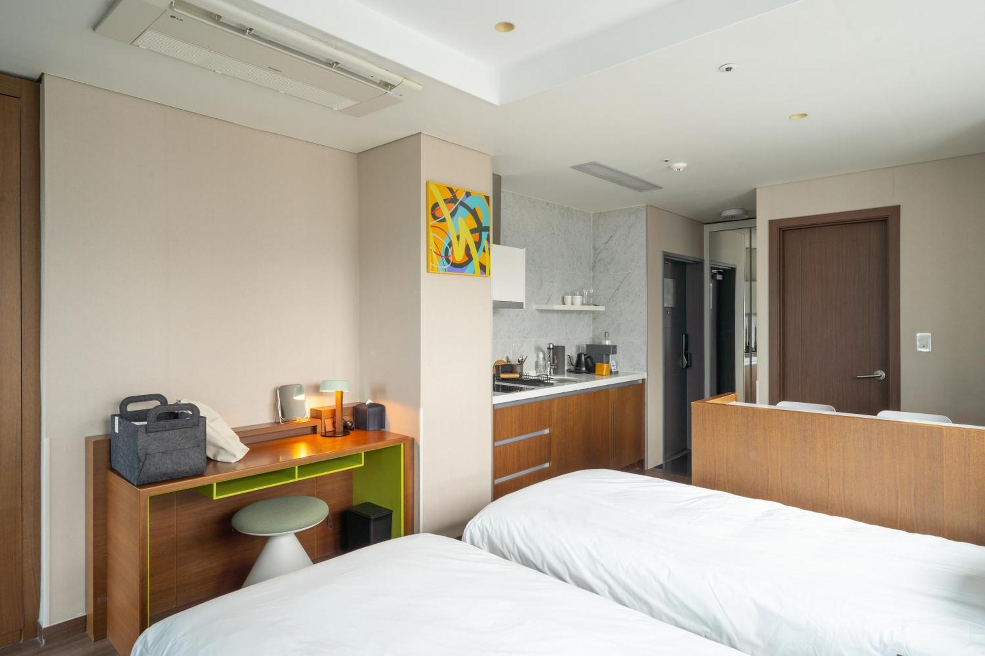 בוסאן Urbanstay Haeundae Station מראה חיצוני תמונה