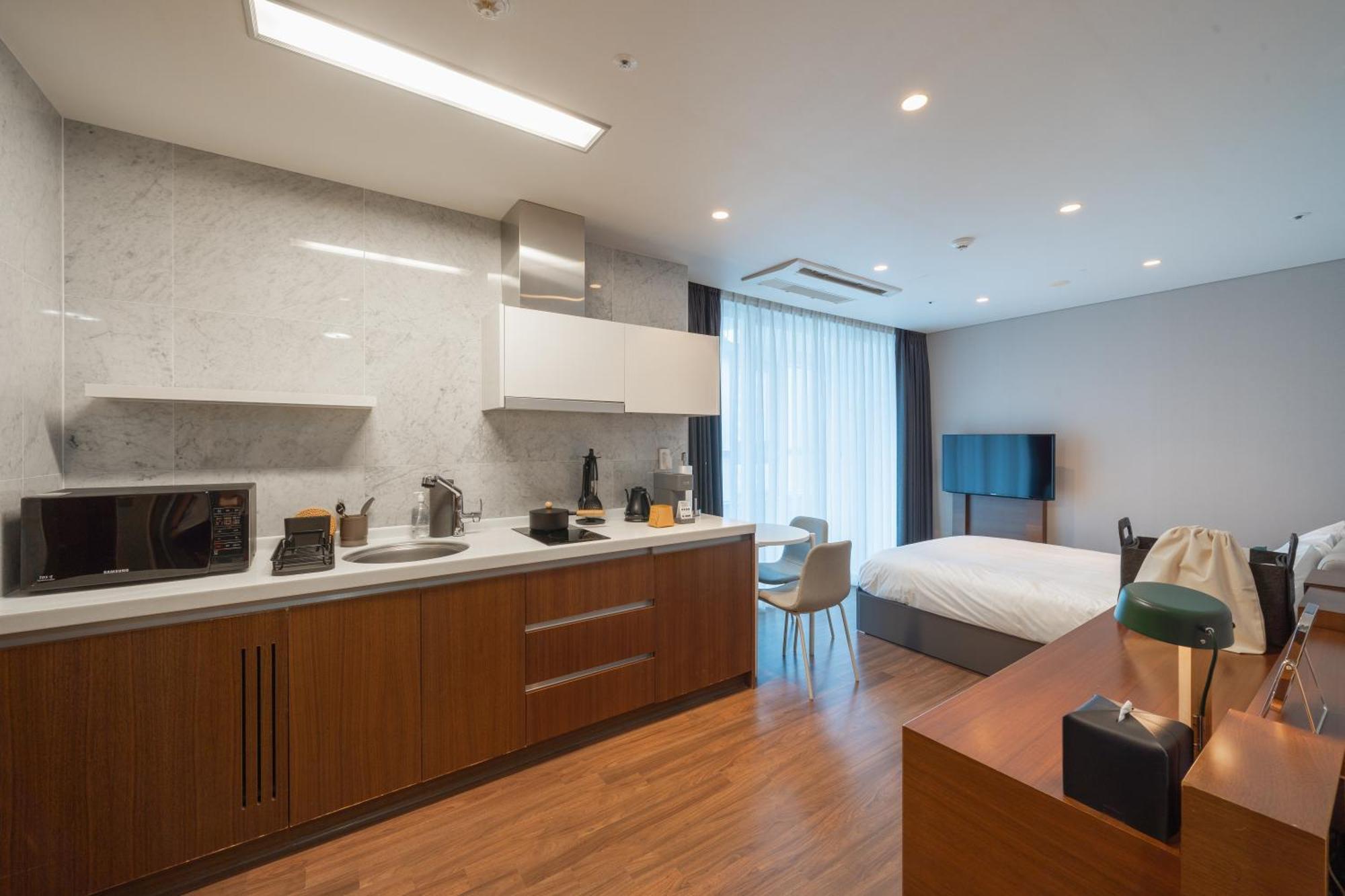 בוסאן Urbanstay Haeundae Station מראה חיצוני תמונה