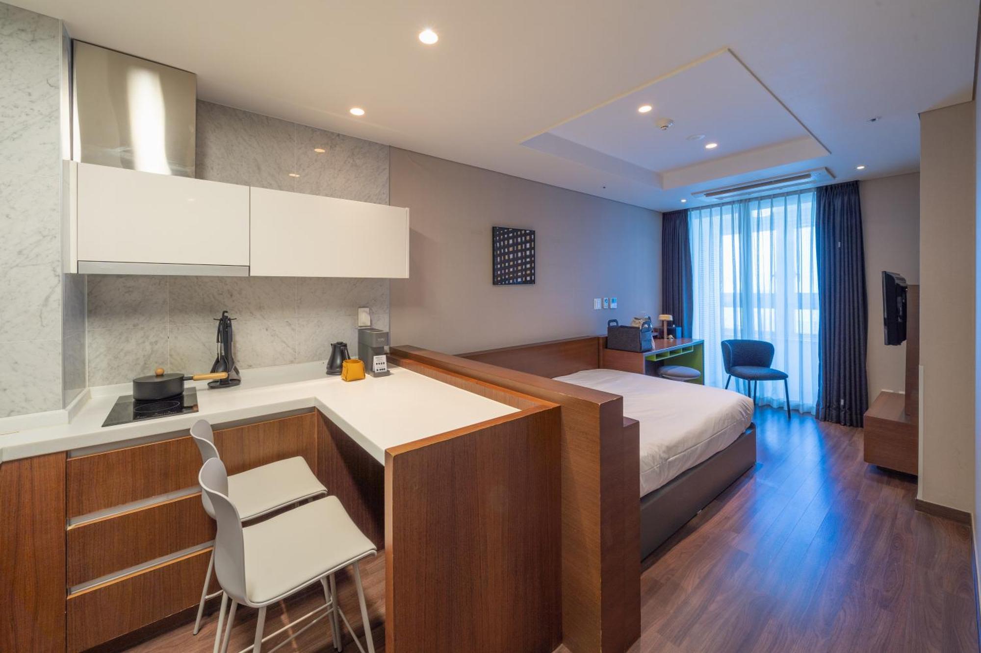 בוסאן Urbanstay Haeundae Station מראה חיצוני תמונה