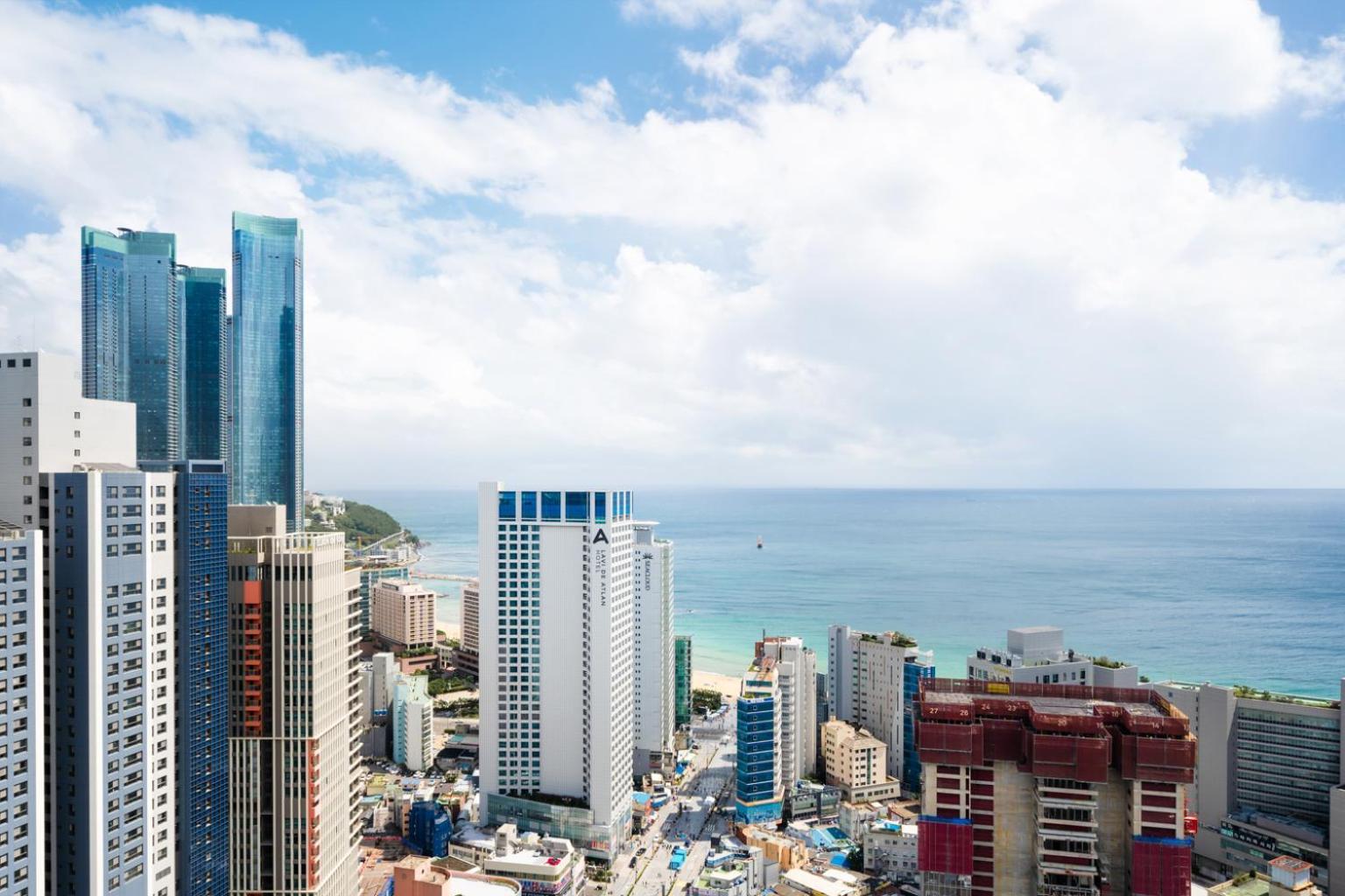 בוסאן Urbanstay Haeundae Station מראה חיצוני תמונה